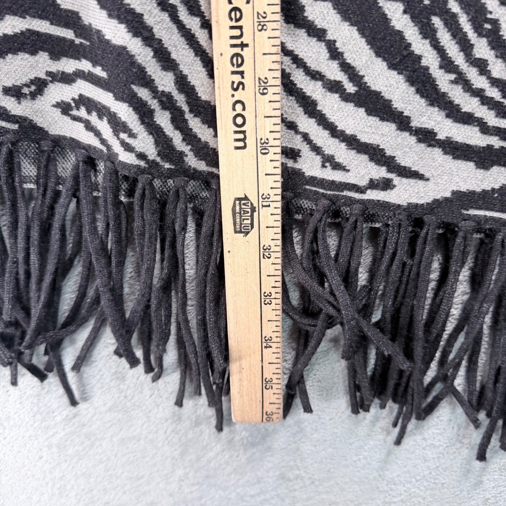 Christian Siriano Zebra Poncho Women L/XL Black White Animal Print Fringe Zip Up - Picture 7 of 9
